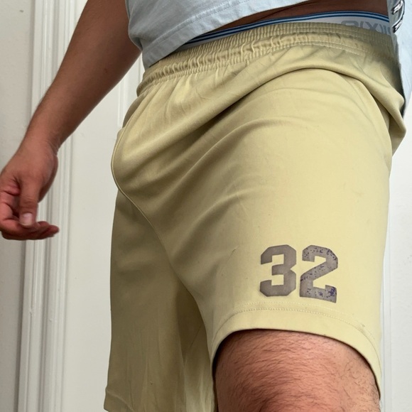 BADGER SPORT PRE-OWNED MENS YELLOW POLYESTER ATHLETIC PRACTICE SHORTS - MEDIUM - Picture 2 of 13